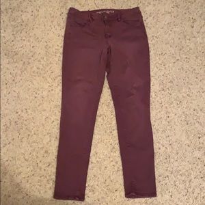 Burgundy American Eagle jeggings